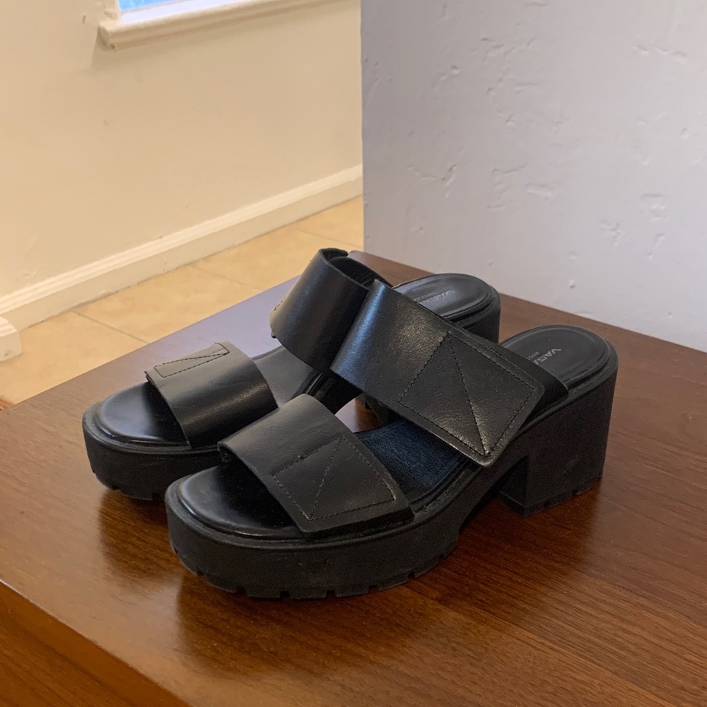 Vagabond Black Leather Mules